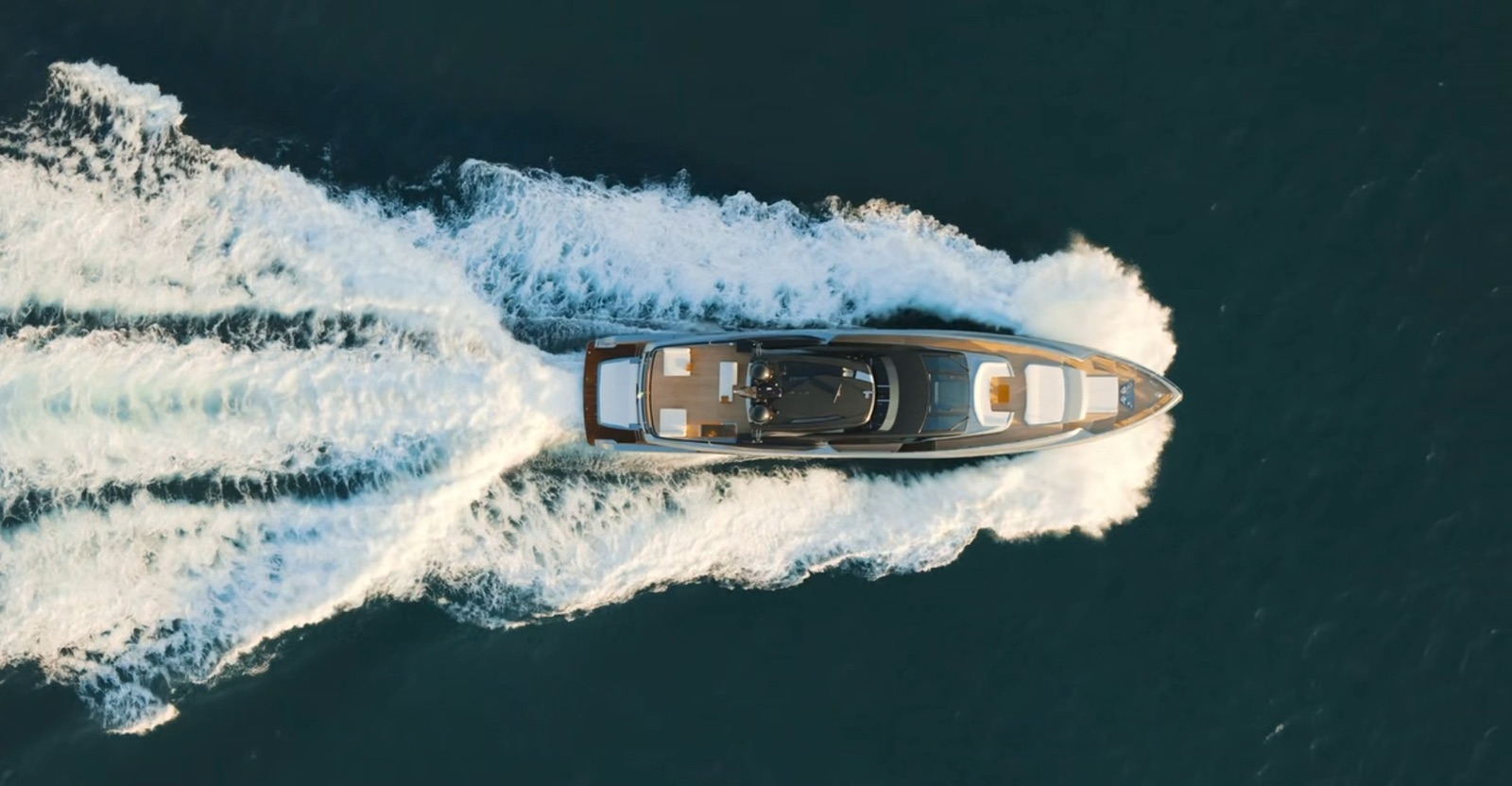 Riva 112' Dolcevita Super from above